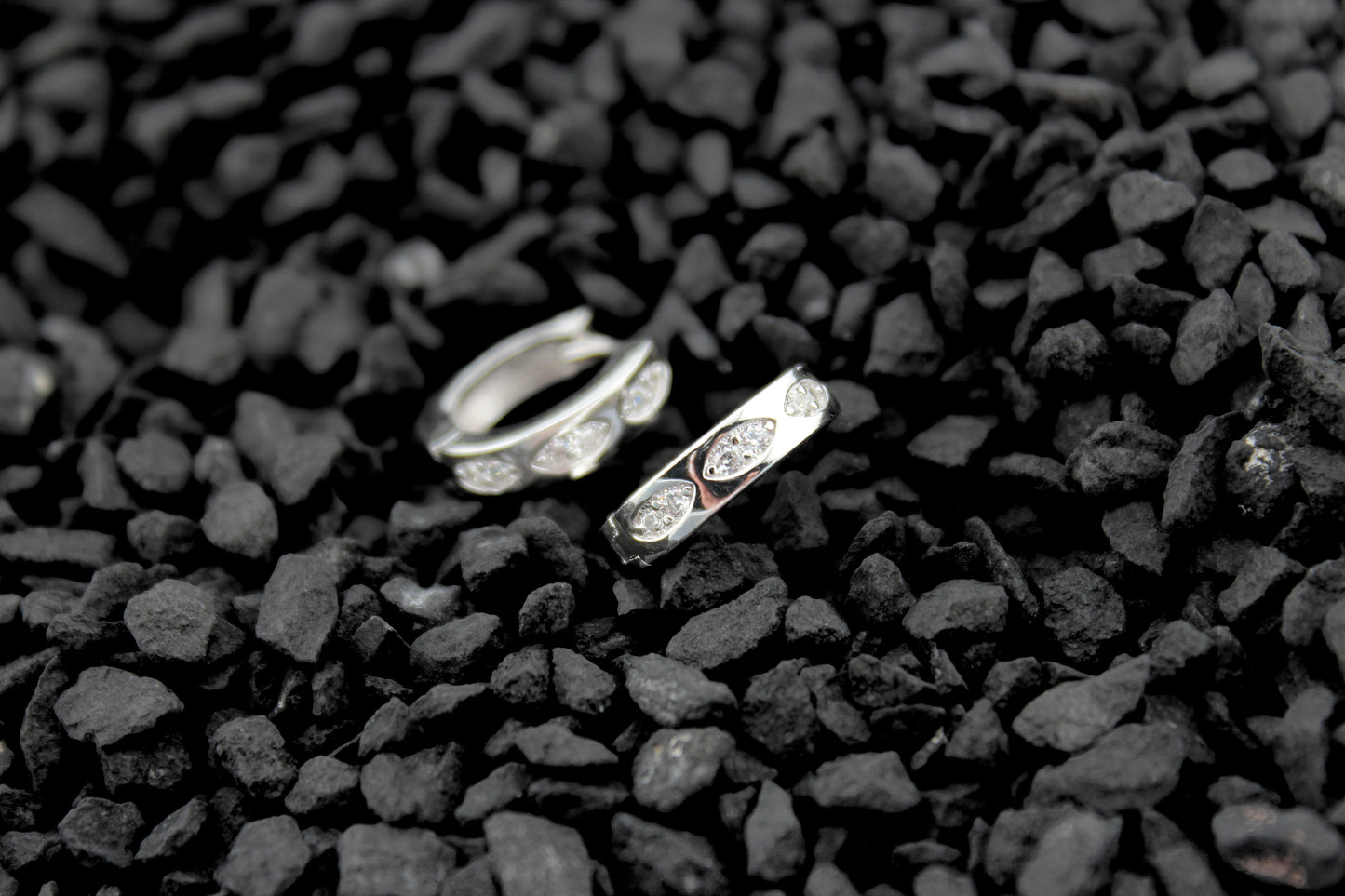 Val Earring